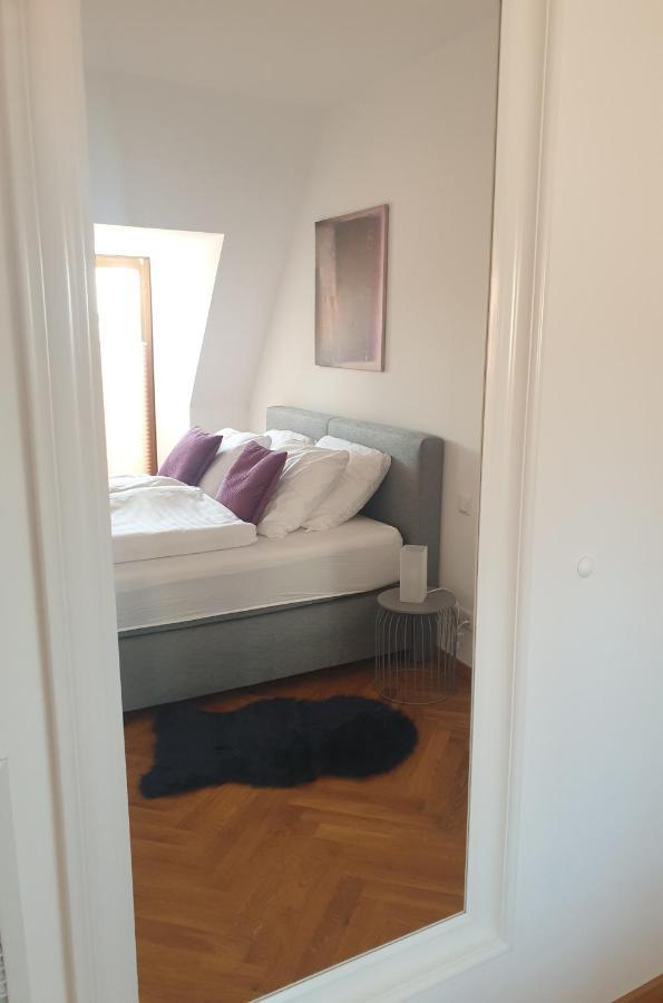 Modernes An Der Frauenkirche Appartement *